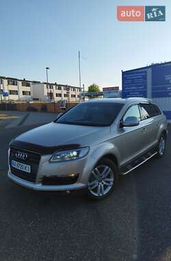 Внедорожник / Кроссовер Audi Q7 2007 в 