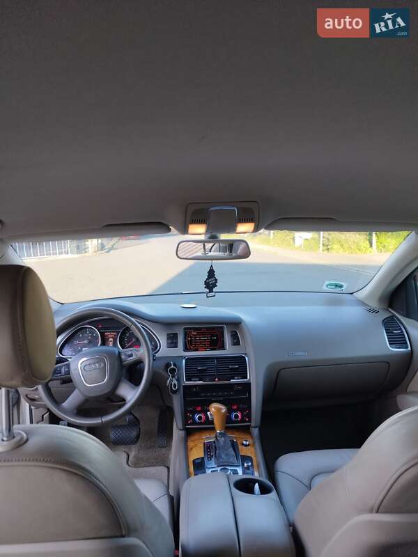Внедорожник / Кроссовер Audi Q7 2007 в Ровно