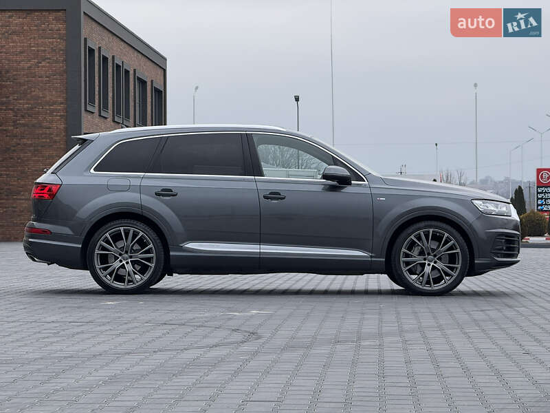 Внедорожник / Кроссовер Audi Q7 2015 в Черновцах