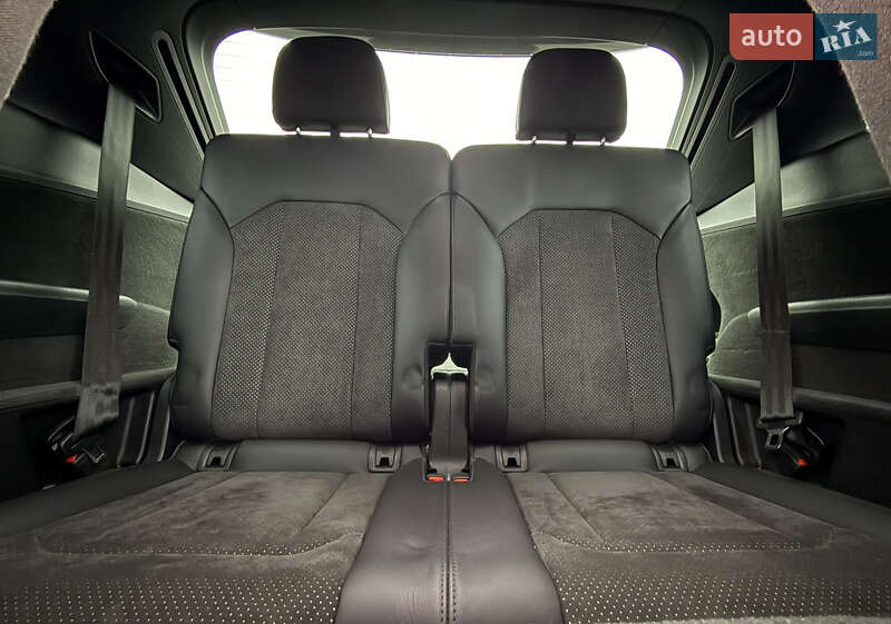 Внедорожник / Кроссовер Audi Q7 2015 в Черновцах