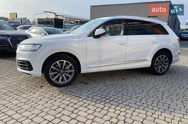 Внедорожник / Кроссовер Audi Q7 2016 в 