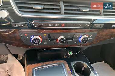 Внедорожник / Кроссовер Audi Q7 2016 в 