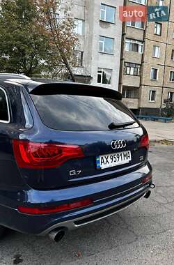 Внедорожник / Кроссовер Audi Q7 2010 в 