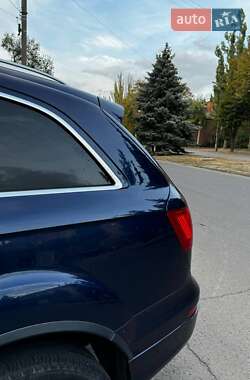 Внедорожник / Кроссовер Audi Q7 2010 в 