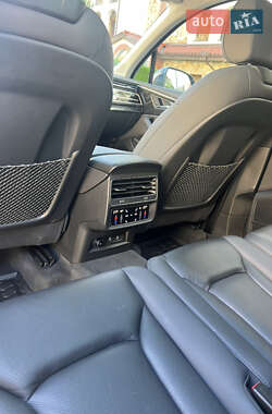 Внедорожник / Кроссовер Audi Q7 2022 в 