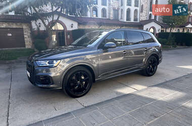 Внедорожник / Кроссовер Audi Q7 2022 в 