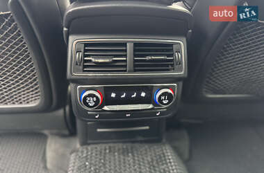 Позашляховик / Кросовер Audi Q7 2015 в 