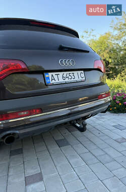 Внедорожник / Кроссовер Audi Q7 2011 в 