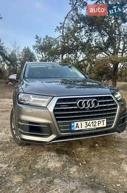 Внедорожник / Кроссовер Audi Q7 2017 в Барышевке