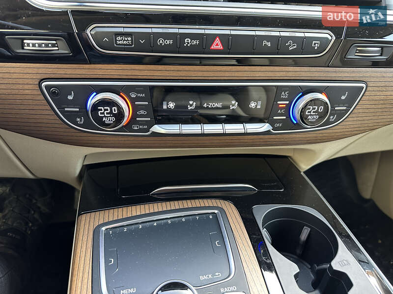 Внедорожник / Кроссовер Audi Q7 2016 в Николаеве