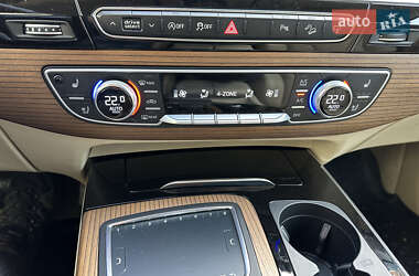 Внедорожник / Кроссовер Audi Q7 2016 в 