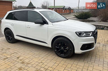 Позашляховик / Кросовер Audi Q7 2016 в 