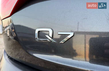 Позашляховик / Кросовер Audi Q7 2010 в 