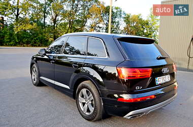 Внедорожник / Кроссовер Audi Q7 2017 в 