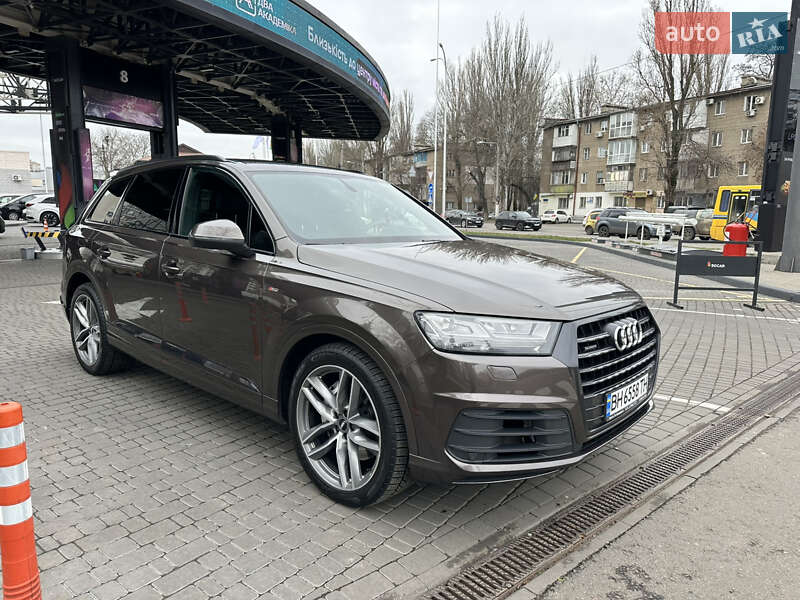 Внедорожник / Кроссовер Audi Q7 2016 в Одессе
