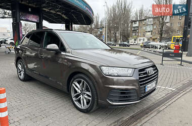 Позашляховик / Кросовер Audi Q7 2016 в 