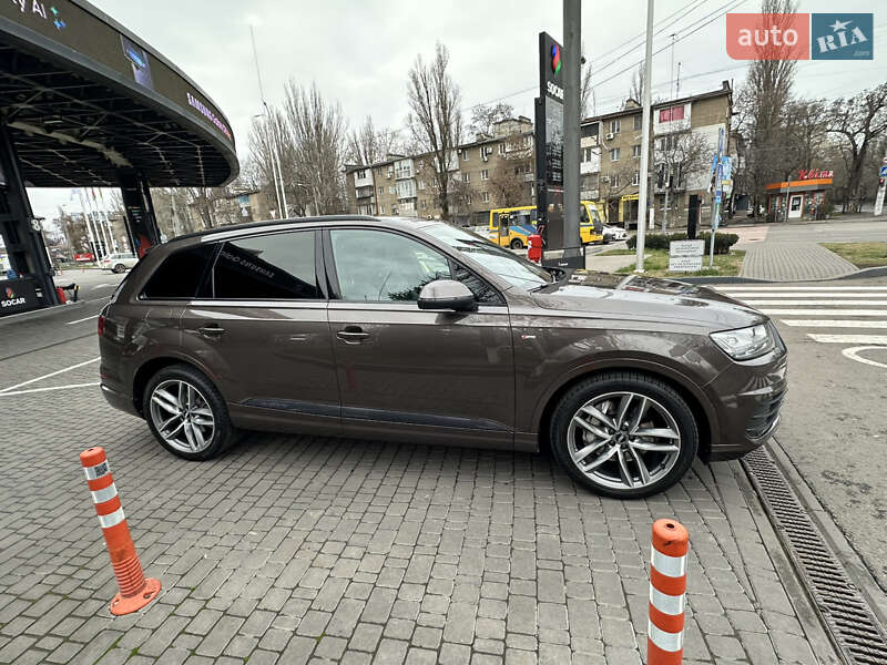 Внедорожник / Кроссовер Audi Q7 2016 в Одессе
