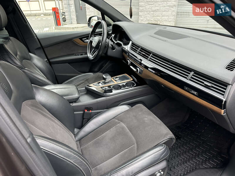 Внедорожник / Кроссовер Audi Q7 2016 в Одессе