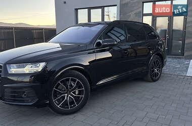 Позашляховик / Кросовер Audi Q7 2016 в 