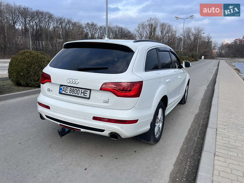 Позашляховик / Кросовер Audi Q7 2014 в Дніпрі