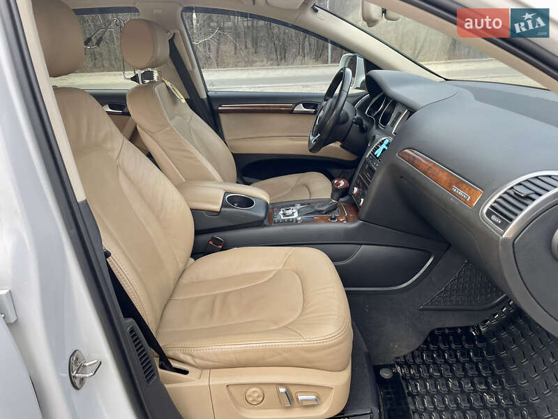 Позашляховик / Кросовер Audi Q7 2014 в Дніпрі