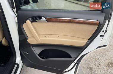 Позашляховик / Кросовер Audi Q7 2014 в 