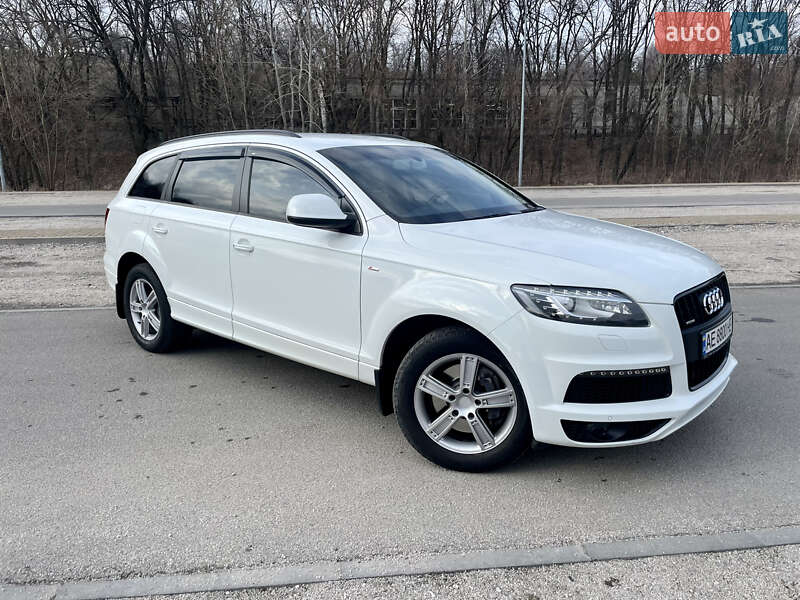 Позашляховик / Кросовер Audi Q7 2014 в Дніпрі