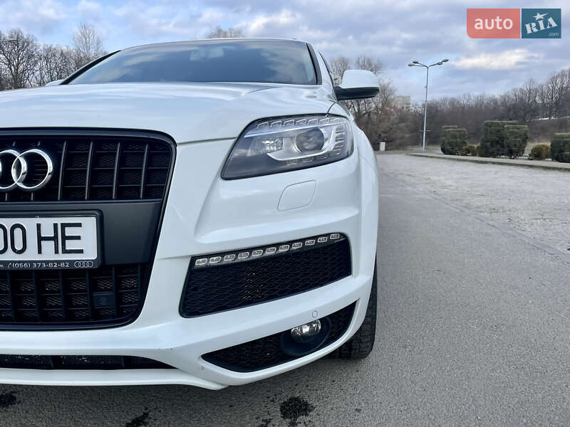 Позашляховик / Кросовер Audi Q7 2014 в Дніпрі