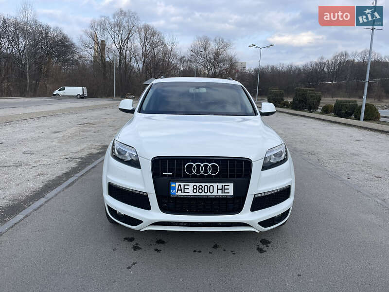 Позашляховик / Кросовер Audi Q7 2014 в Дніпрі