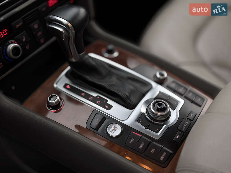 Позашляховик / Кросовер Audi Q7 2013 в Умані