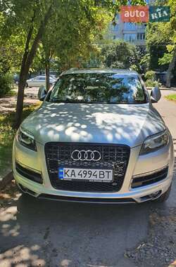 Внедорожник / Кроссовер Audi Q7 2015 в 