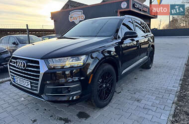 Внедорожник / Кроссовер Audi Q7 2015 в 