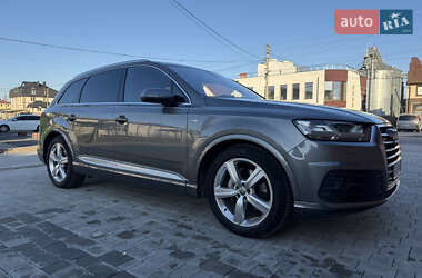 Внедорожник / Кроссовер Audi Q7 2015 в 