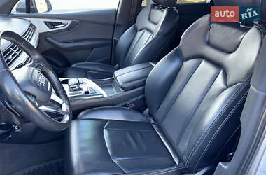 Внедорожник / Кроссовер Audi Q7 2015 в 