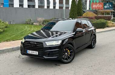 Внедорожник / Кроссовер Audi Q7 2016 в 