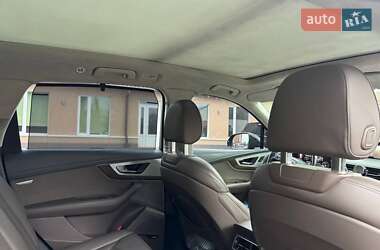 Внедорожник / Кроссовер Audi Q7 2016 в 