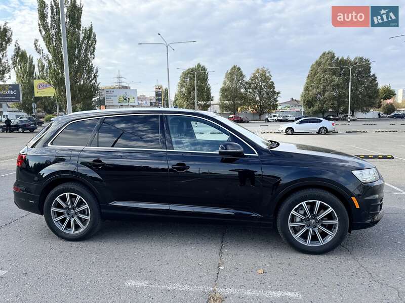 Позашляховик / Кросовер Audi Q7 2017 в Дніпрі