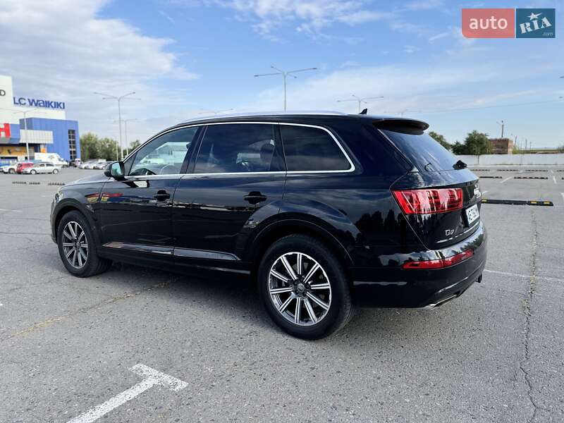 Позашляховик / Кросовер Audi Q7 2017 в Дніпрі