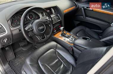 Позашляховик / Кросовер Audi Q7 2013 в 