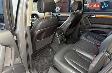 Позашляховик / Кросовер Audi Q7 2013 в 