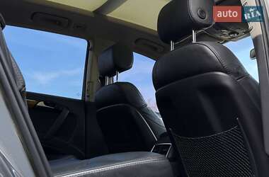 Позашляховик / Кросовер Audi Q7 2013 в 