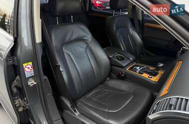 Позашляховик / Кросовер Audi Q7 2013 в 