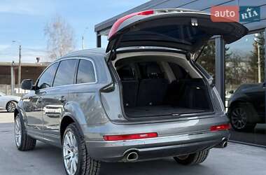 Позашляховик / Кросовер Audi Q7 2013 в 