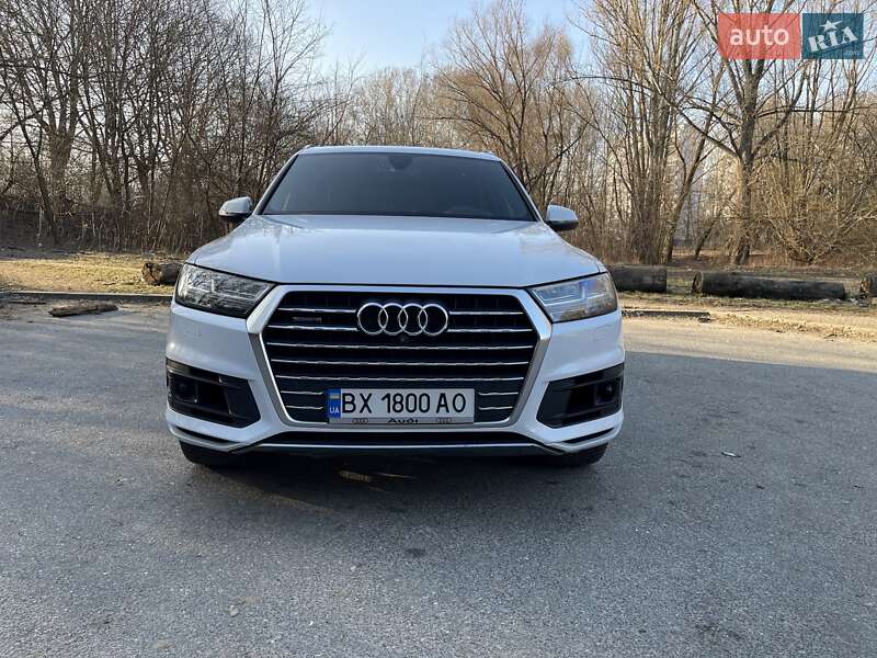 Внедорожник / Кроссовер Audi Q7 2017 в Хмельницком