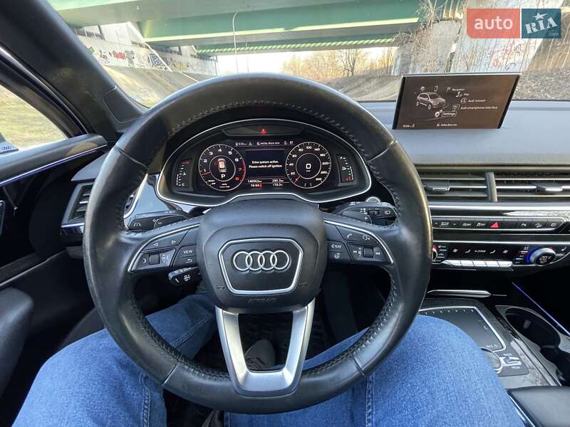 Внедорожник / Кроссовер Audi Q7 2017 в Хмельницком