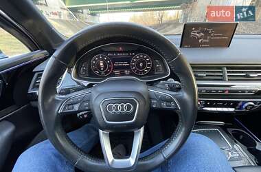 Внедорожник / Кроссовер Audi Q7 2017 в 