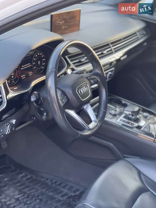 Внедорожник / Кроссовер Audi Q7 2017 в Хмельницком