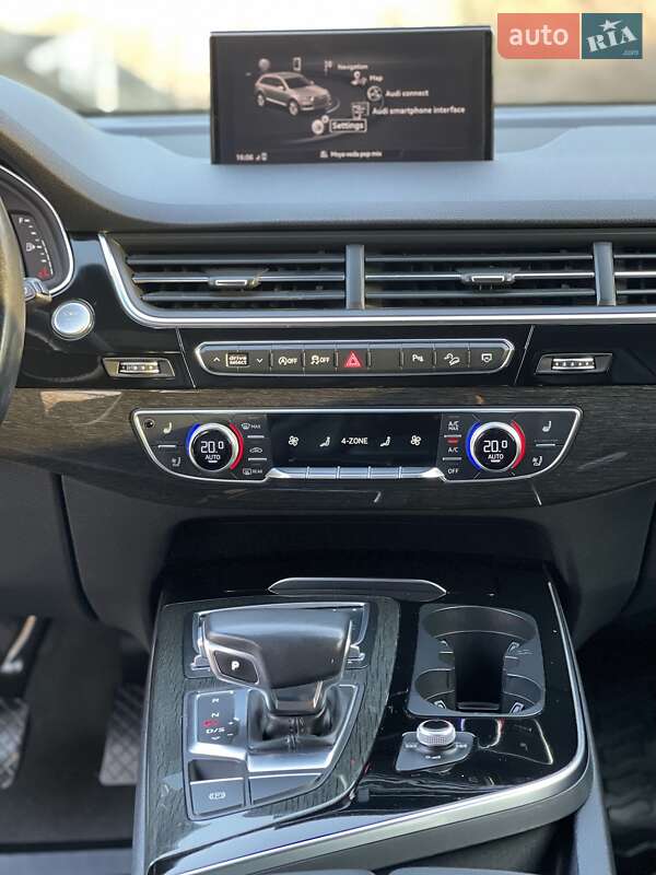 Внедорожник / Кроссовер Audi Q7 2017 в Хмельницком