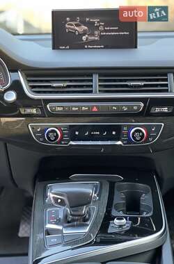 Внедорожник / Кроссовер Audi Q7 2017 в 