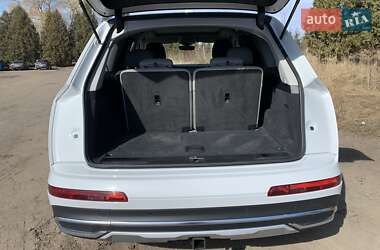 Внедорожник / Кроссовер Audi Q7 2022 в 